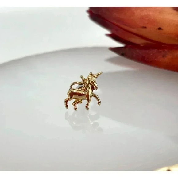 Vintage Gold Colored Dainty Unicorn Brooch Pin - Picture 7 of 8